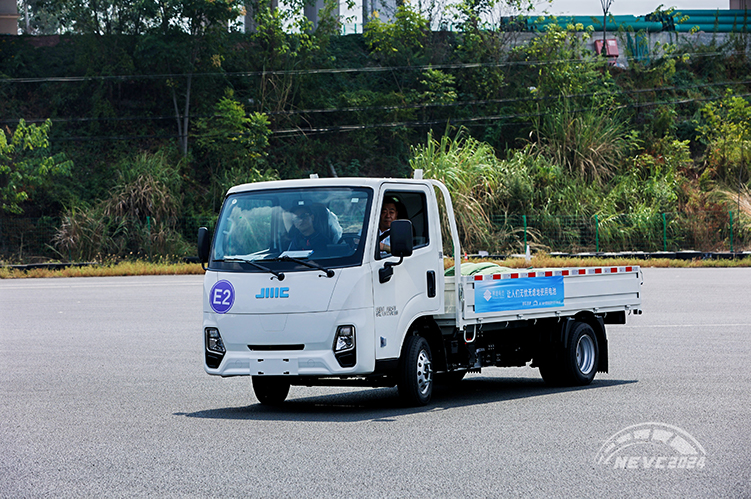 小卡組全能金獎(jiǎng),神秘又出色的賺錢神車，江鈴E順達(dá)  