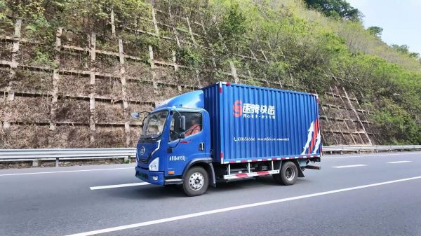 一汽解放虎6G快遞行業跟車記